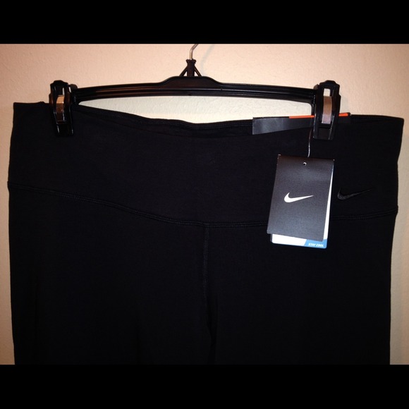 🌺SOLD🌺 NIKE Dri-Fit Workout Pants!💪💪 - Picture 2 of 4