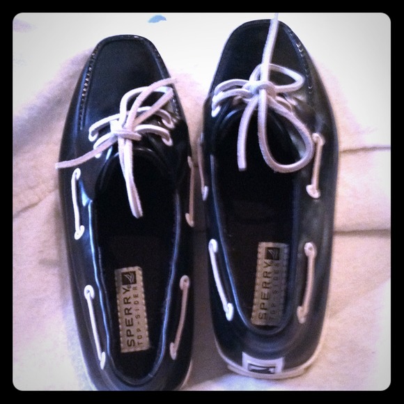 Black Sperry's