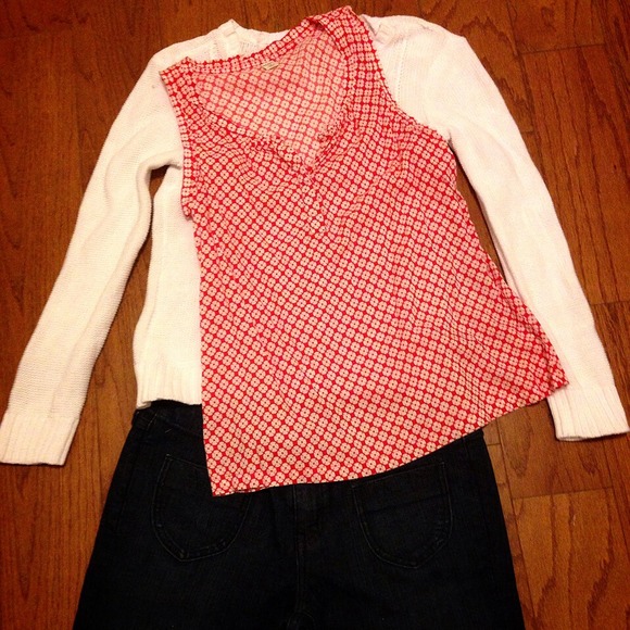 🚫SOLD🚫 Red top - Picture 4 of 4