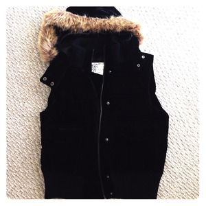 🎉Host Pick🎉 Black puffy velvet hoodie vest