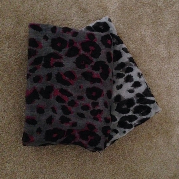 Scarfs - Picture 2 of 2