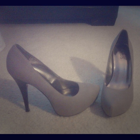 Grey heals