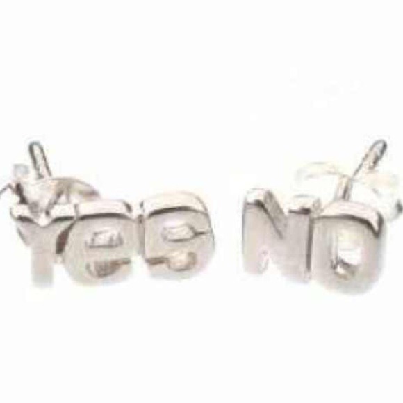 Jewelry - Cute YES NO earrings💕
