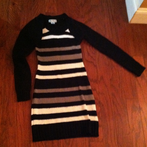 Dresses & Skirts - Girls sweater dress