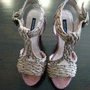 Woven brown T-strap
