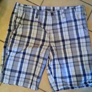 Men's. plaid shorts
