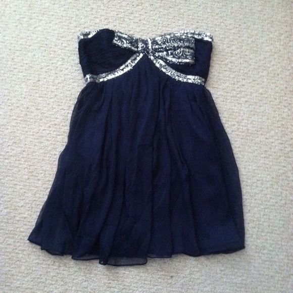 NWT Beautiful Modcloth Dress 🎀