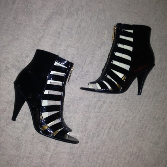 ❌BUNDLE❌{ MICHAEL Michael Kors } Caged Booties - 6 - Picture 2 of 4