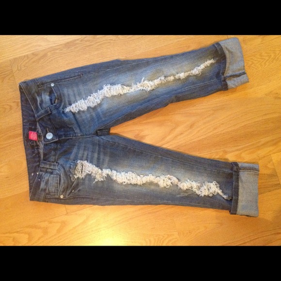 Distressed capris