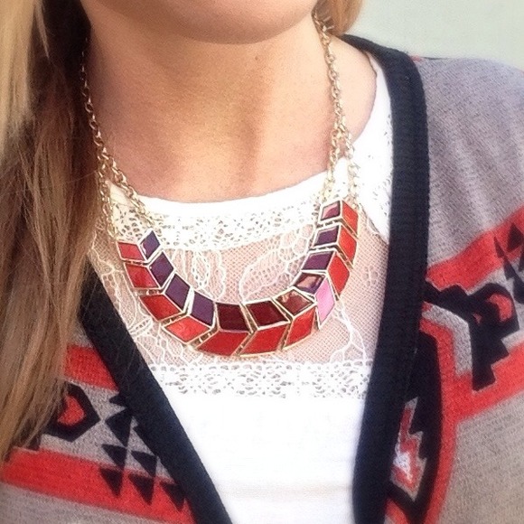 Jewelry - ⬇️Chevron jewel bib necklace set