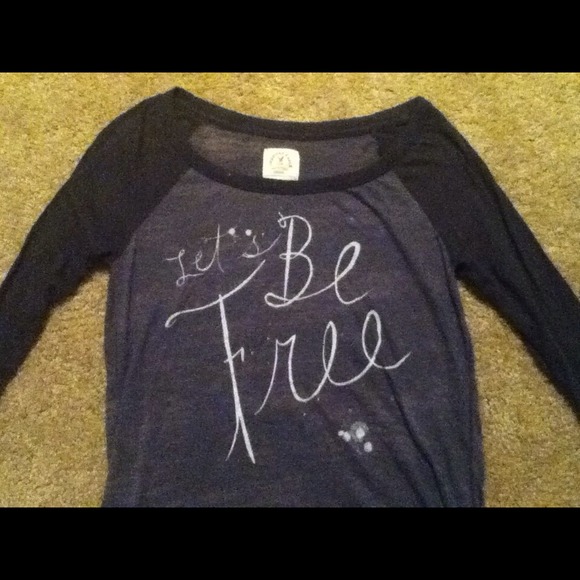 'Lets be free' Grey American eagle half sleeve top