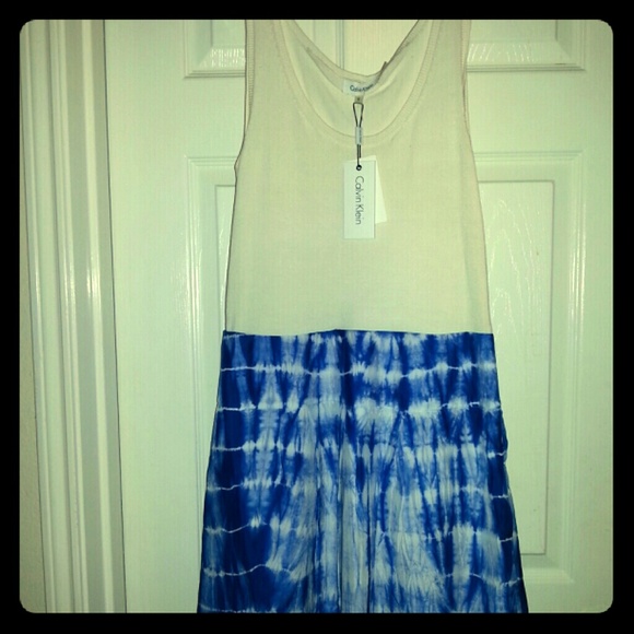 Awesome tie-dye print dress!