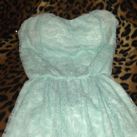 Beautiful mint lace dress!!