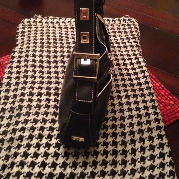 Perlina Black Leather Satchel - Picture 3 of 4