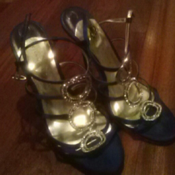 Ivanka trump heels w crystals