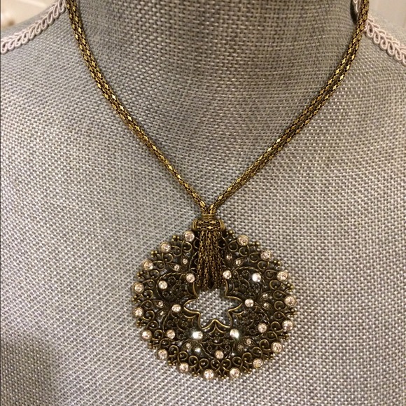 Short pendant statement necklace BRAND NEW
