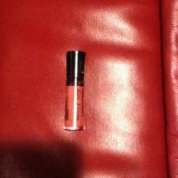 Lip gloss