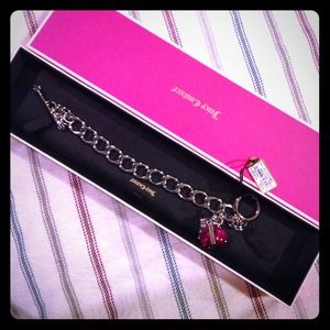 💜🎀Juicy Couture bracelet🎀💜