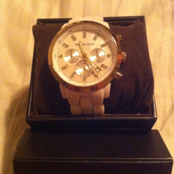 Michael Kors Choreograph Mother of Pearl watch - Picture 2 of 4