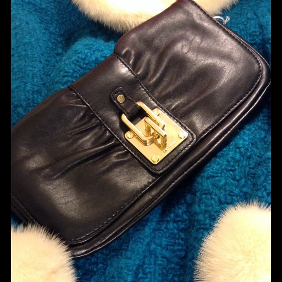 SOLD BUNDLE Michael Kors Webster Clutch - Picture 1 of 4