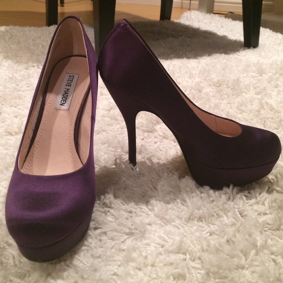 Steve Madden Purple Satin Pumps!