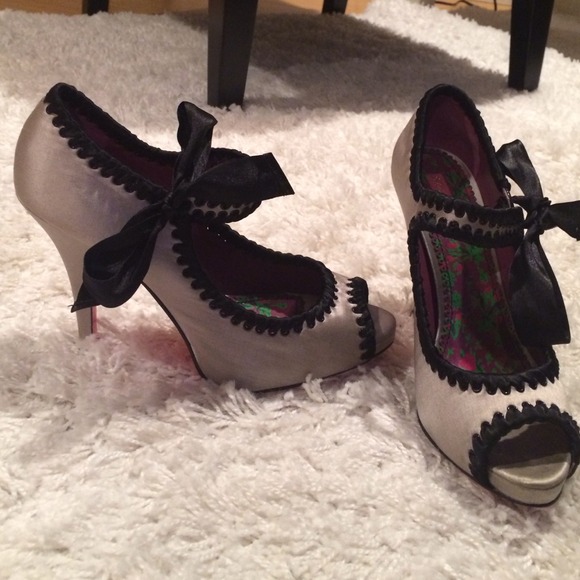 Betsey Johnson Silver Satin w/ Black Ribbon Heels