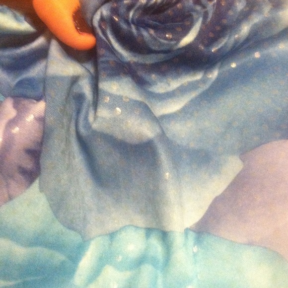 Blue Roses Skirt - Picture 2 of 3