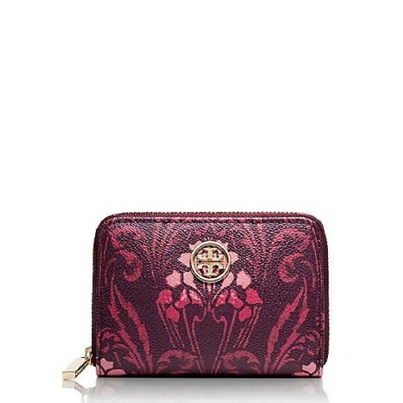 ❌SOLD❌Tory Burch Robinson Printed Zip Wallet❌SOLD❌