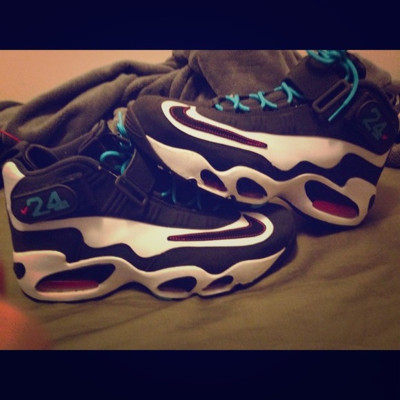 Nike Air Griffeys Sneakers - Picture 1 of 3