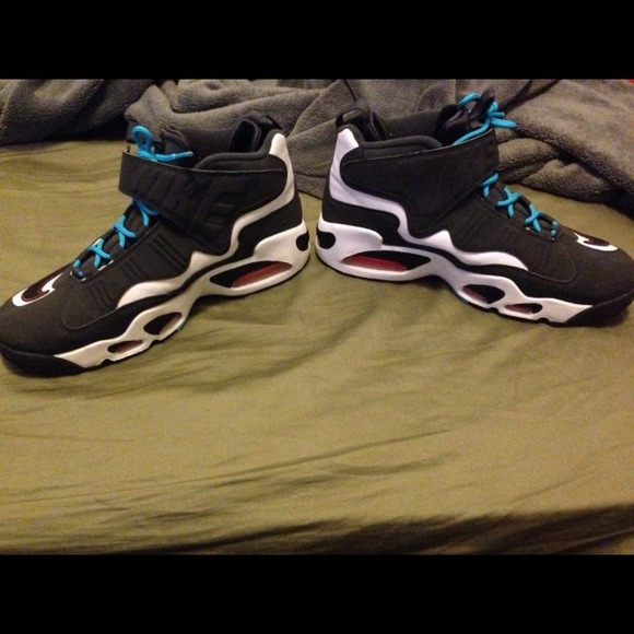 Nike Air Griffeys Sneakers - Picture 2 of 3