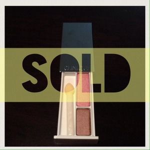 ⭐️NEW ⭐️Never been used.    Eye shadow