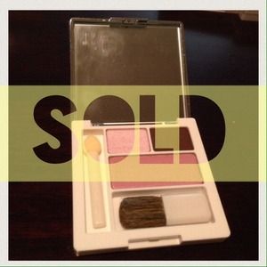 ⭐️NEW ⭐️Never been used.    Eye shadow + blush