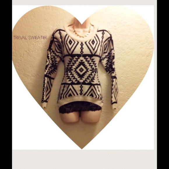 💋LAST CHANCE💋 Tribal Print Sweater - Picture 2 of 4