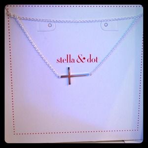 Stella & Dot Necklace. Silver Cross