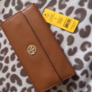 Luggage/ French rose Robinson continental tri-fold