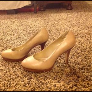 ❌TRADED!!! ❌Beige platform pumps 7.5