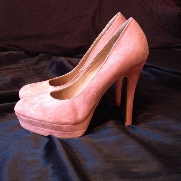 Lauren Conrad Shoes - ⬇️💰blush pink suede Lauren Conrad heels