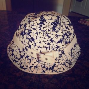 Burberry Blue White Flower Bucket Hat NWOT
