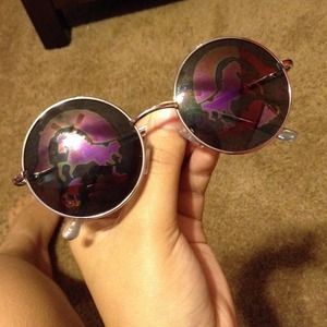 Holographic sunnies!