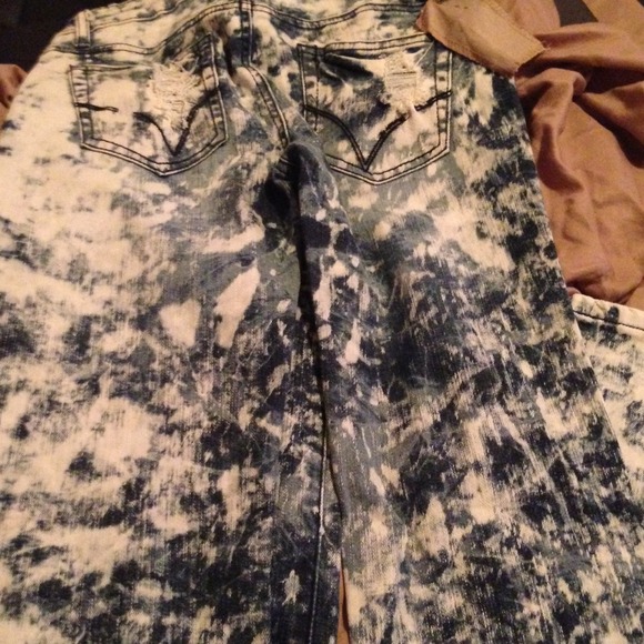 🆕😍🌟Sooooo Cute bleached pants - Picture 3 of 3