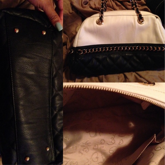 CUTE N SIMPLE BEBE PURSE ‼️‼️ - Picture 1 of 1
