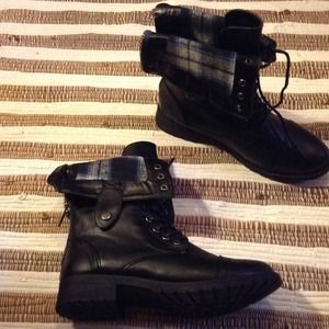 ❌SOLD❌Combat Boots NWOT