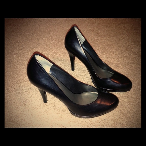Black heels by Nine West