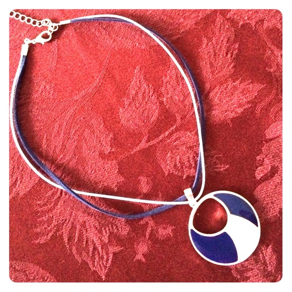 Blue and White Color Block Necklace - Picture 1 of 3