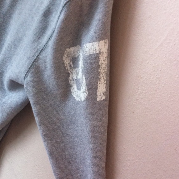 Guys button up long neck sweater. GREAT CONDITION. - Picture 3 of 3