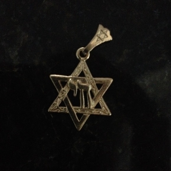 14k gold Jewish star charm