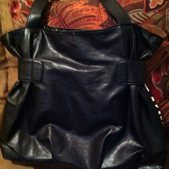 💭💜Beautiful Zebra Pocketbook 💜💭 - Picture 2 of 2