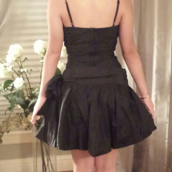 BCBG silk dress with bow - Picture 4 of 4