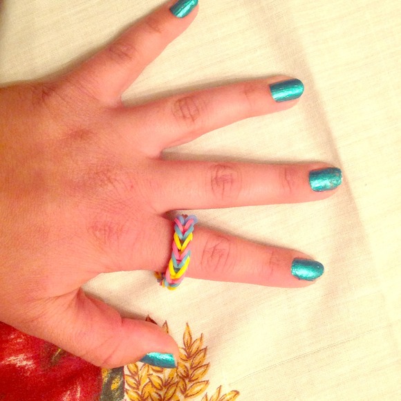 Homemade rianbow loom ring - Picture 1 of 1