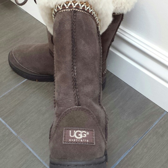 🎉HP 12/28!🎉Chocolate Brown Ugg Boots - Picture 2 of 3